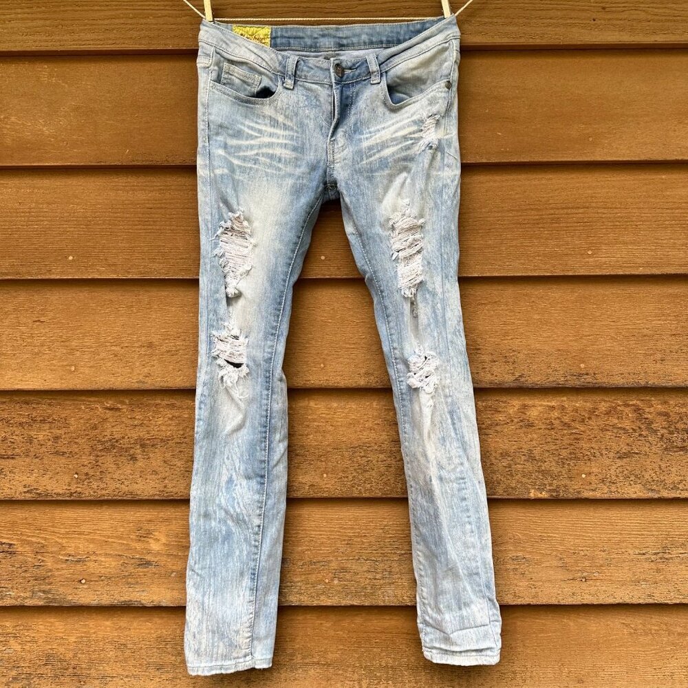 Machine Low Rise Distressed Light Blue Jeans Size 9